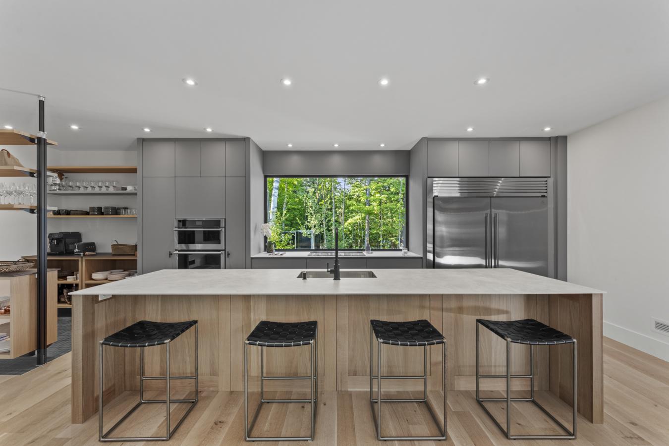 AUSTIN, QC, J0B1B0, Canada, 3 Bedrooms Bedrooms, ,2 BathroomsBathrooms,Residential,For Sale,1926849