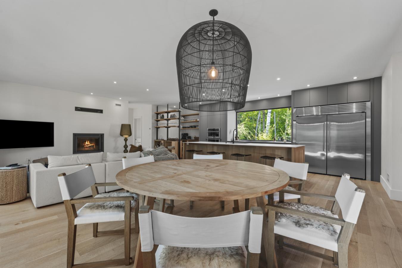 AUSTIN, QC, J0B1B0, Canada, 3 Bedrooms Bedrooms, ,2 BathroomsBathrooms,Residential,For Sale,1926849