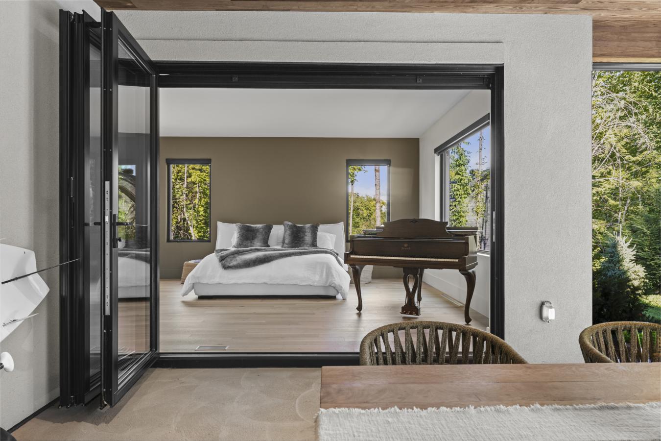 AUSTIN, QC, J0B1B0, Canada, 3 Bedrooms Bedrooms, ,2 BathroomsBathrooms,Residential,For Sale,1926849