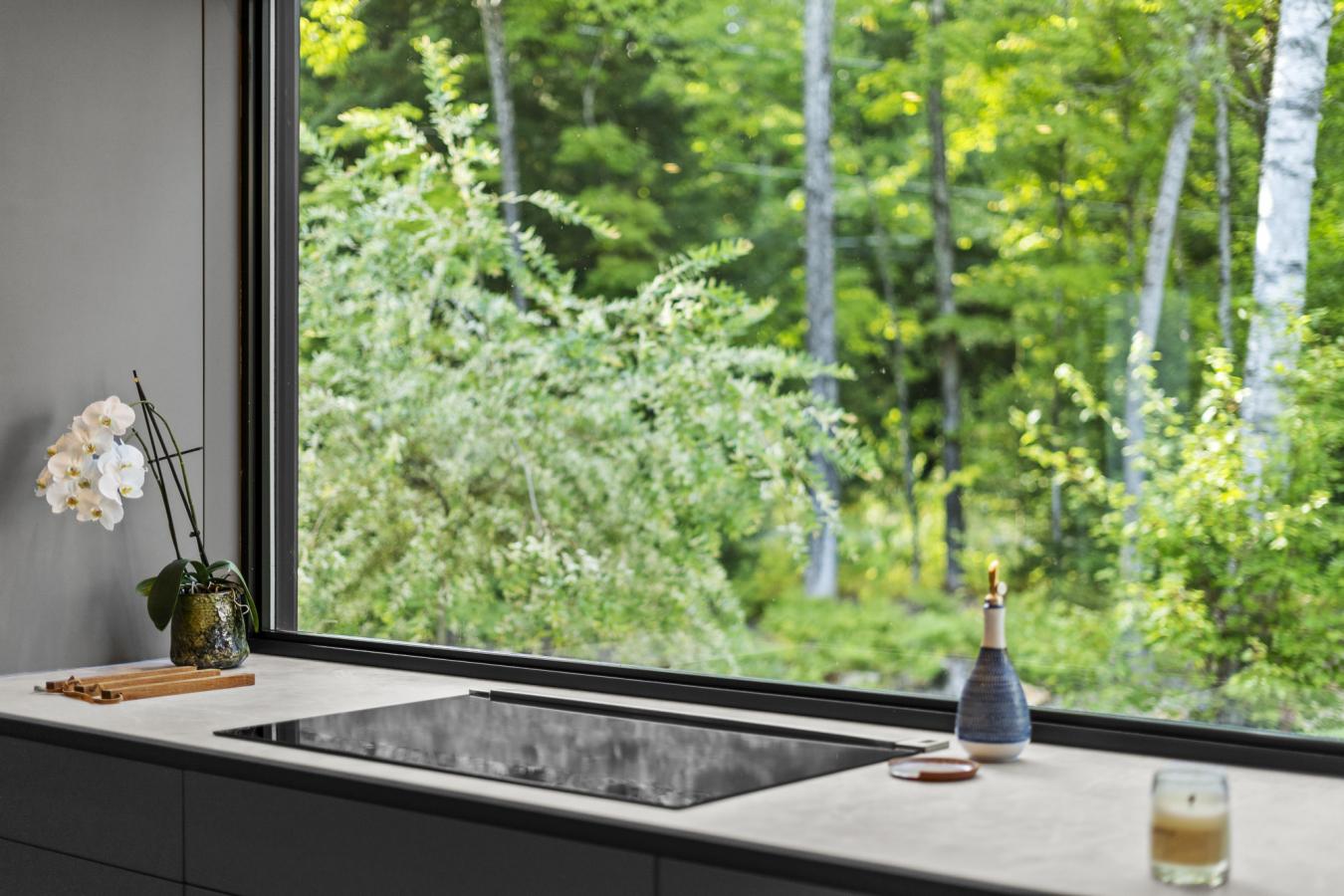 AUSTIN, QC, J0B1B0, Canada, 3 Bedrooms Bedrooms, ,2 BathroomsBathrooms,Residential,For Sale,1926849