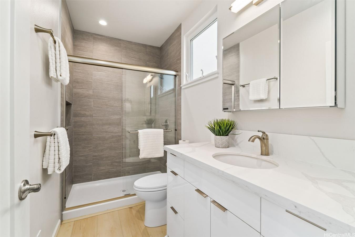 Honolulu, Oahu, 96822, United States, 5 Bedrooms Bedrooms, ,3 BathroomsBathrooms,Residential,For Sale,1926847