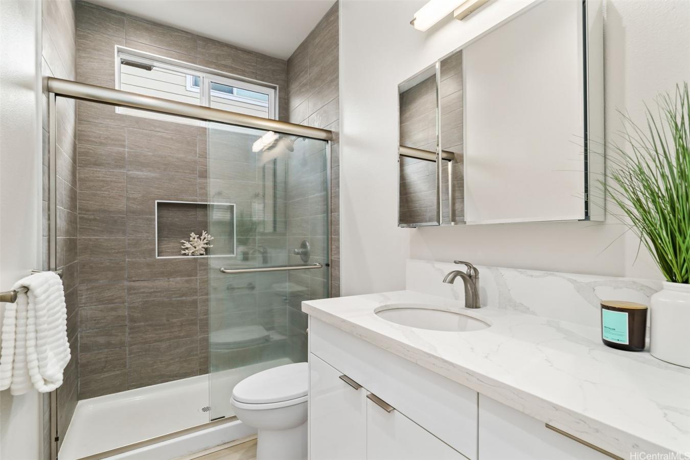 Honolulu, Oahu, 96822, United States, 5 Bedrooms Bedrooms, ,3 BathroomsBathrooms,Residential,For Sale,1926847