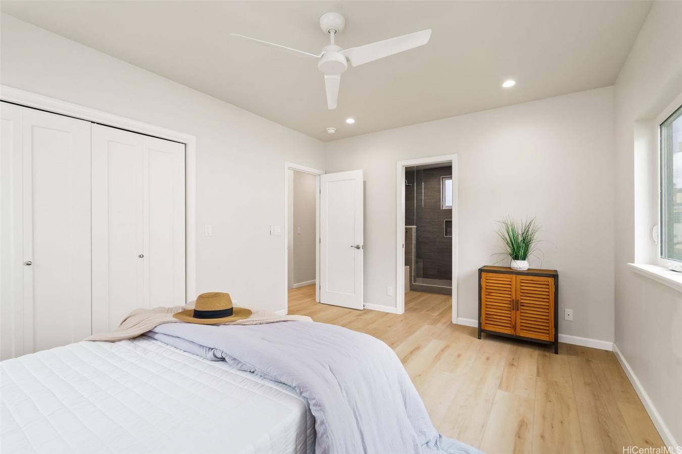 Honolulu, Oahu, 96822, United States, 5 Bedrooms Bedrooms, ,3 BathroomsBathrooms,Residential,For Sale,1926847