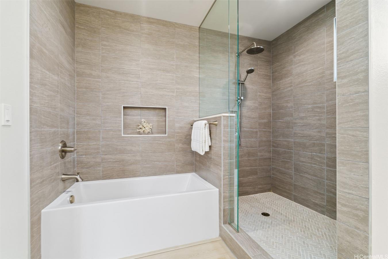 Honolulu, Oahu, 96822, United States, 5 Bedrooms Bedrooms, ,3 BathroomsBathrooms,Residential,For Sale,1926847