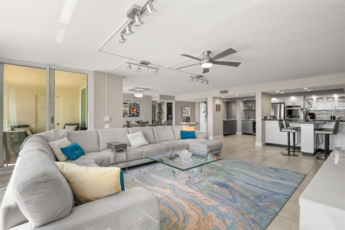 CLEARWATER BEACH, Pinellas, 33767, United States, 2 Bedrooms Bedrooms, ,1 BathroomBathrooms,Residential,For Sale,1927613