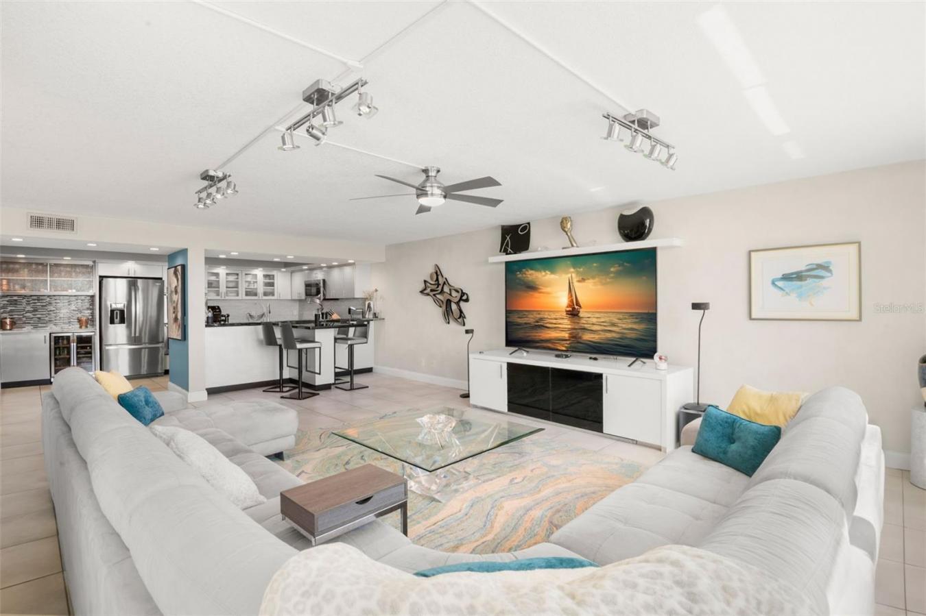 CLEARWATER BEACH, Pinellas, 33767, United States, 2 Bedrooms Bedrooms, ,1 BathroomBathrooms,Residential,For Sale,1927613