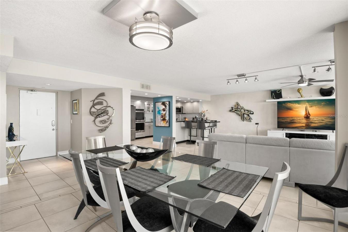 CLEARWATER BEACH, Pinellas, 33767, United States, 2 Bedrooms Bedrooms, ,1 BathroomBathrooms,Residential,For Sale,1927613