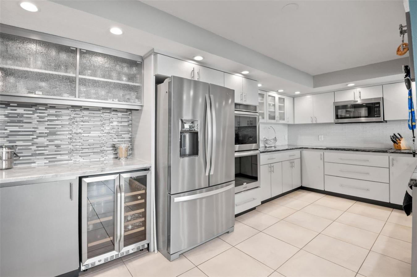 CLEARWATER BEACH, Pinellas, 33767, United States, 2 Bedrooms Bedrooms, ,1 BathroomBathrooms,Residential,For Sale,1927613