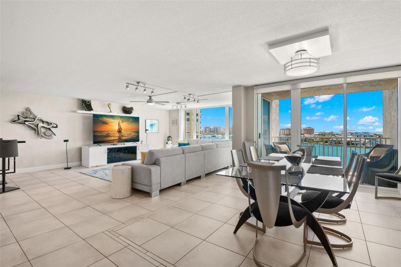 CLEARWATER BEACH, Pinellas, 33767, United States, 2 Bedrooms Bedrooms, ,1 BathroomBathrooms,Residential,For Sale,1927613