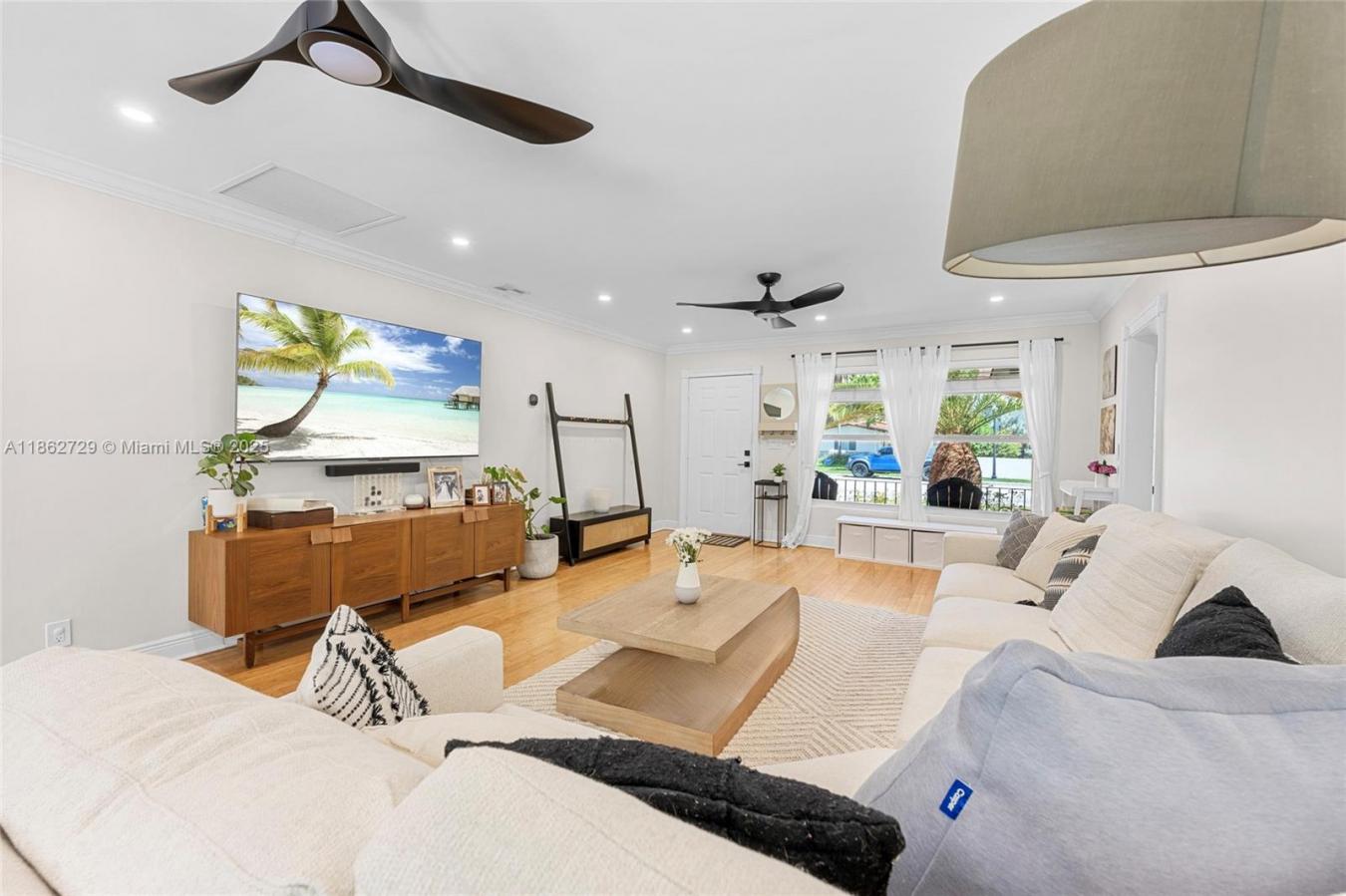 Hollywood, Broward County, 33020, United States, 3 Bedrooms Bedrooms, ,-1 BathroomBathrooms,Residential,For Sale,1927611