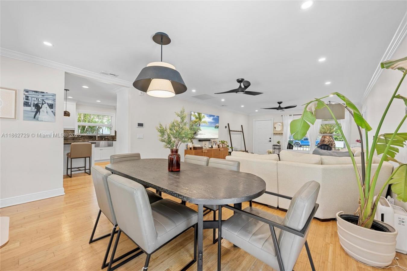 Hollywood, Broward County, 33020, United States, 3 Bedrooms Bedrooms, ,-1 BathroomBathrooms,Residential,For Sale,1927611