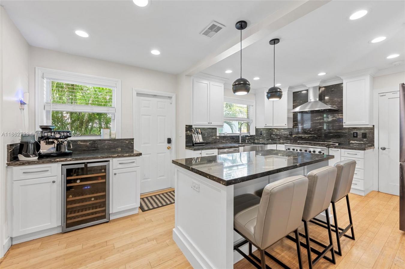 Hollywood, Broward County, 33020, United States, 3 Bedrooms Bedrooms, ,-1 BathroomBathrooms,Residential,For Sale,1927611