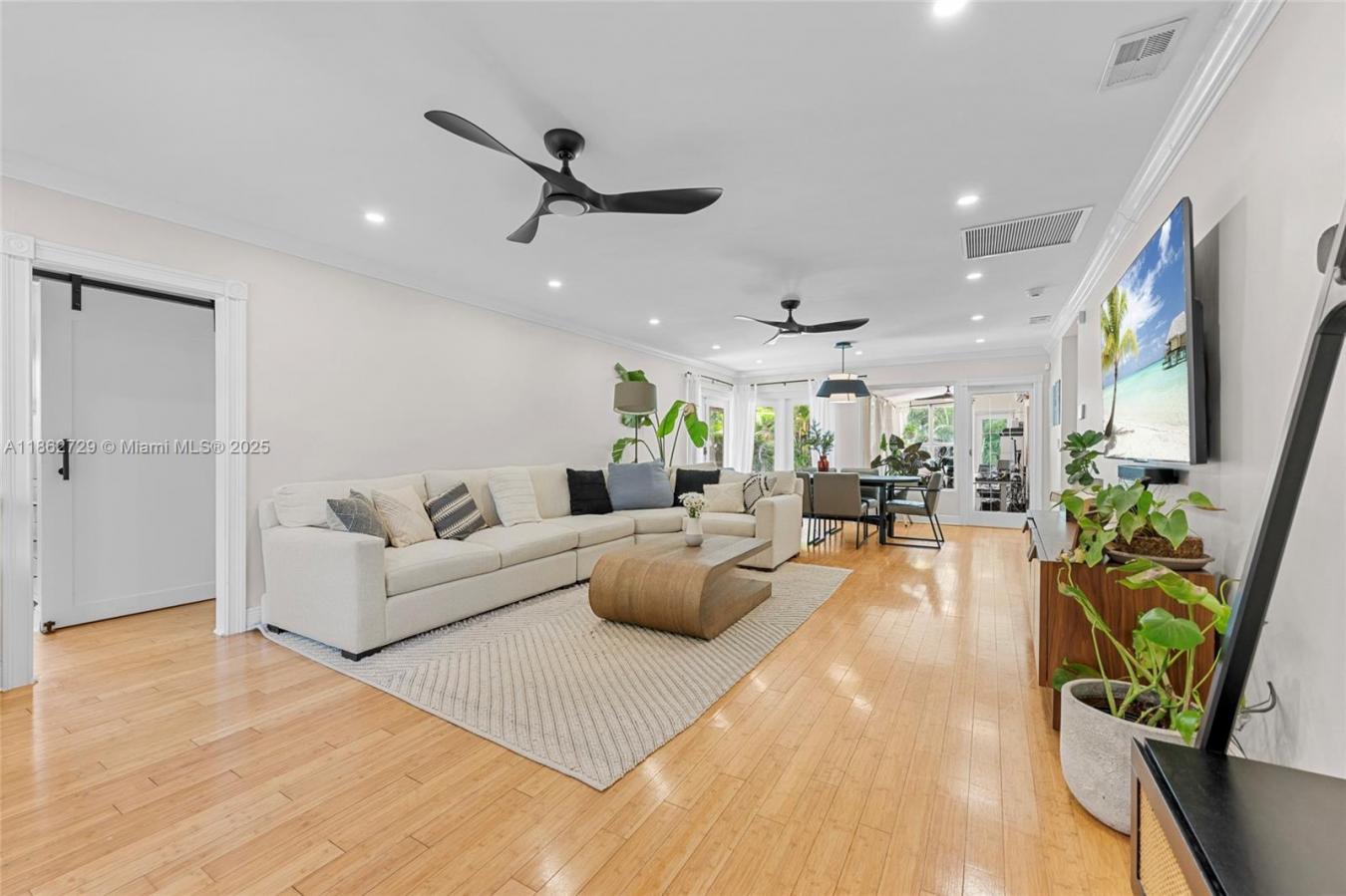 Hollywood, Broward County, 33020, United States, 3 Bedrooms Bedrooms, ,-1 BathroomBathrooms,Residential,For Sale,1927611