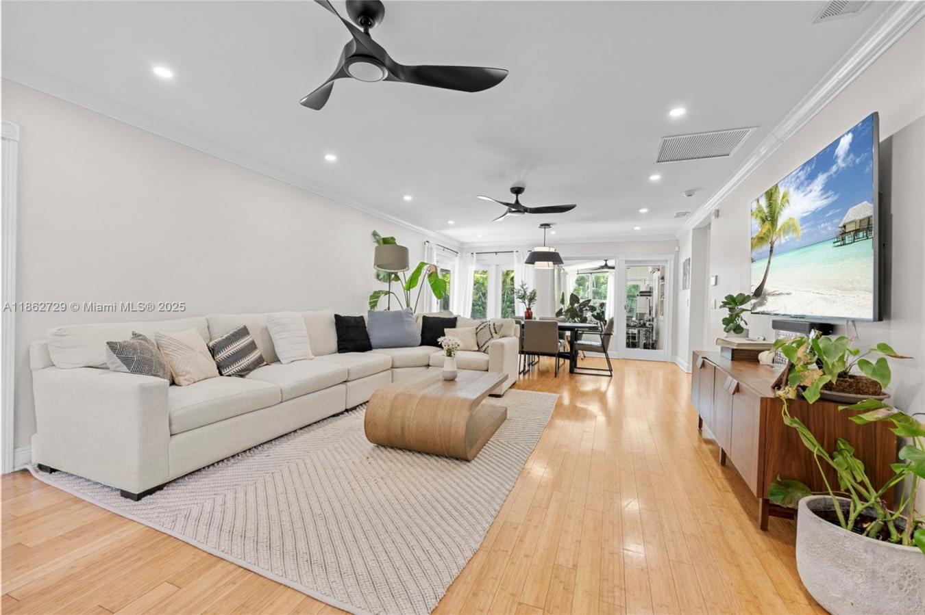 Hollywood, Broward County, 33020, United States, 3 Bedrooms Bedrooms, ,-1 BathroomBathrooms,Residential,For Sale,1927611