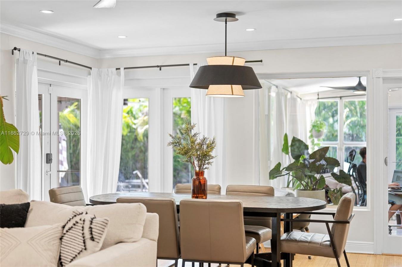 Hollywood, Broward County, 33020, United States, 3 Bedrooms Bedrooms, ,-1 BathroomBathrooms,Residential,For Sale,1927611