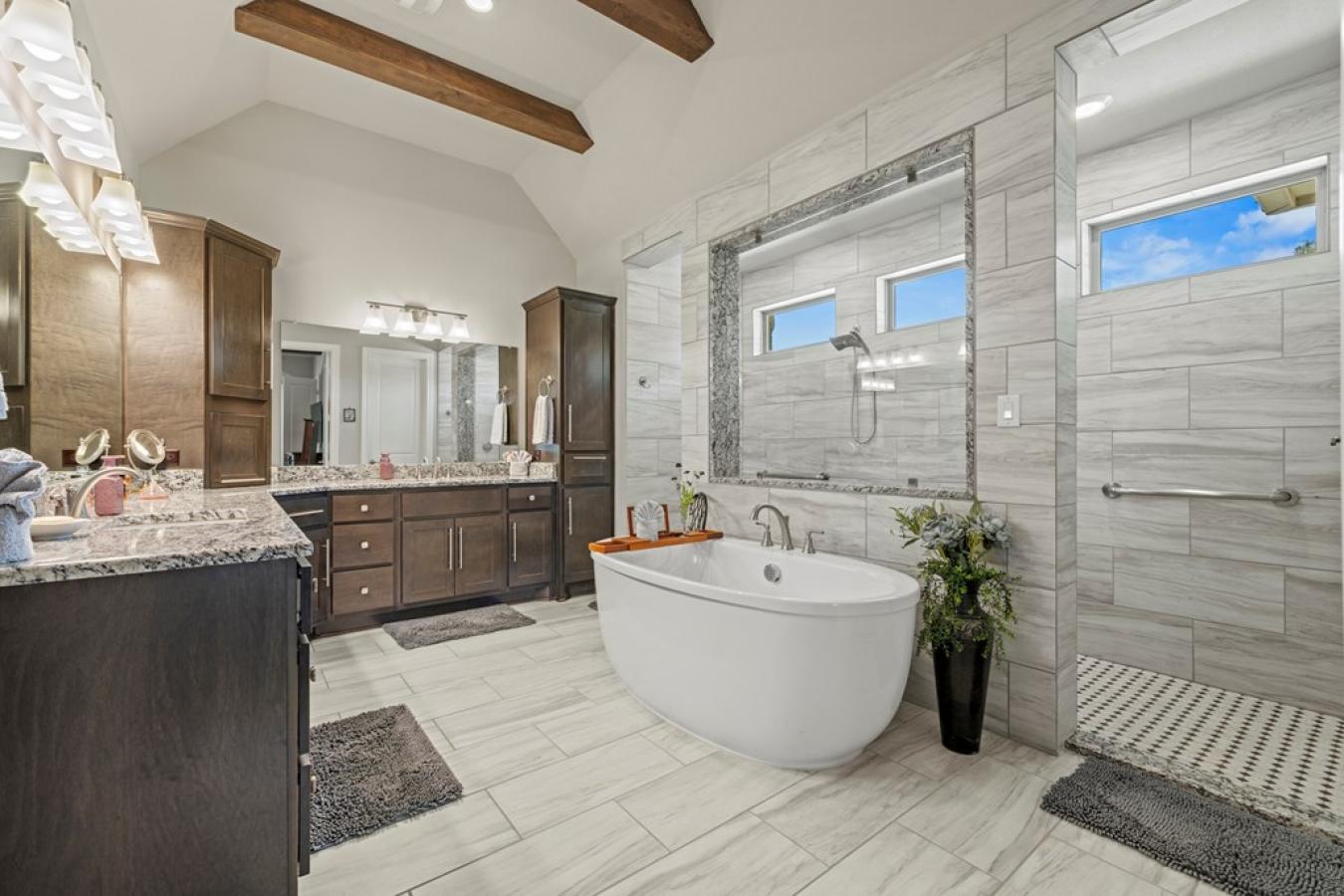 Fredericksburg, Gillespie, 78624, United States, 4 Bedrooms Bedrooms, ,3 BathroomsBathrooms,Residential,For Sale,1927609