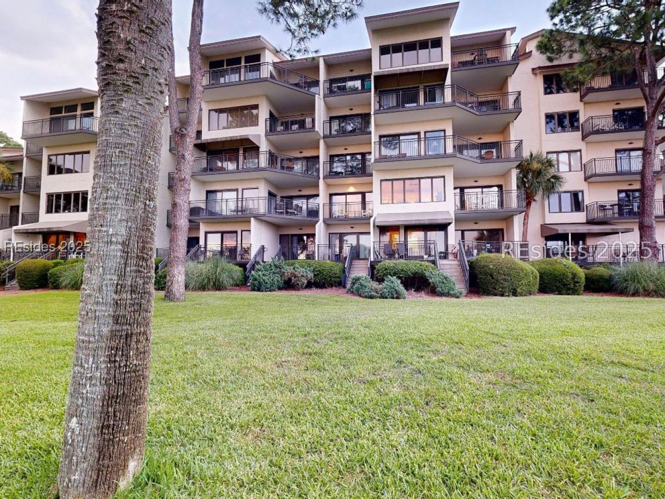 Hilton Head Island, Beaufort, 29928, United States, 2 Bedrooms Bedrooms, ,2 BathroomsBathrooms,Residential,For Sale,1927607