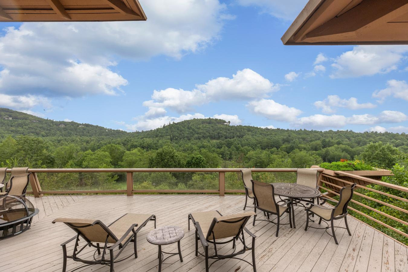 Highlands, Macon, 28741, United States, 4 Bedrooms Bedrooms, ,4 BathroomsBathrooms,Residential,For Sale,1927606