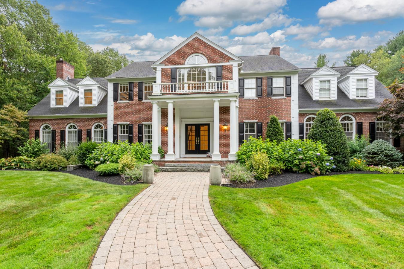 Chelmsford, Massachusetts, 01824, United States, 6 Bedrooms Bedrooms, ,4 BathroomsBathrooms,Residential,For Sale,1927603