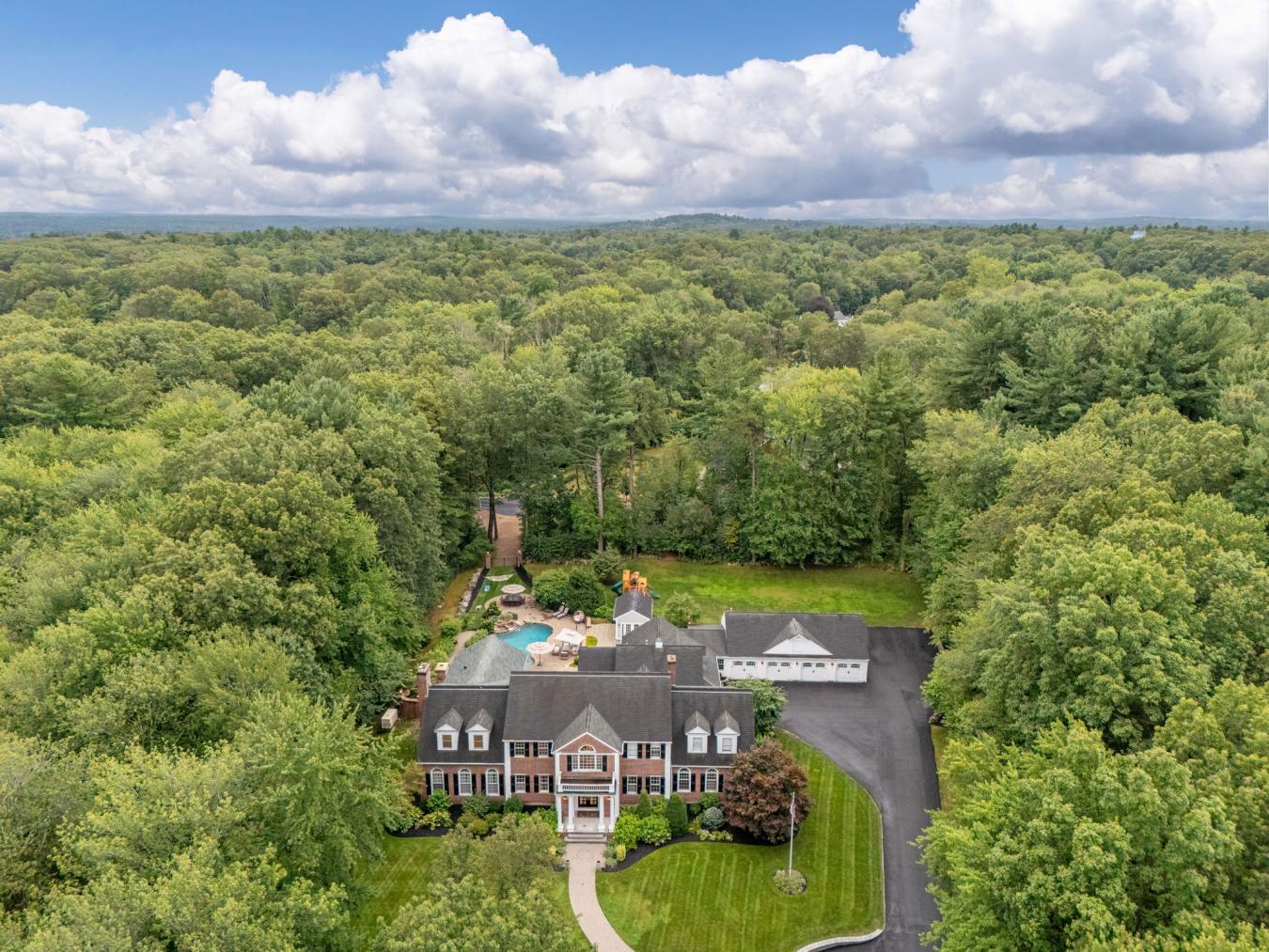 Chelmsford, Massachusetts, 01824, United States, 6 Bedrooms Bedrooms, ,4 BathroomsBathrooms,Residential,For Sale,1927603