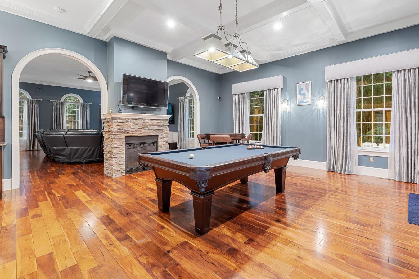 Chelmsford, Massachusetts, 01824, United States, 6 Bedrooms Bedrooms, ,4 BathroomsBathrooms,Residential,For Sale,1927603