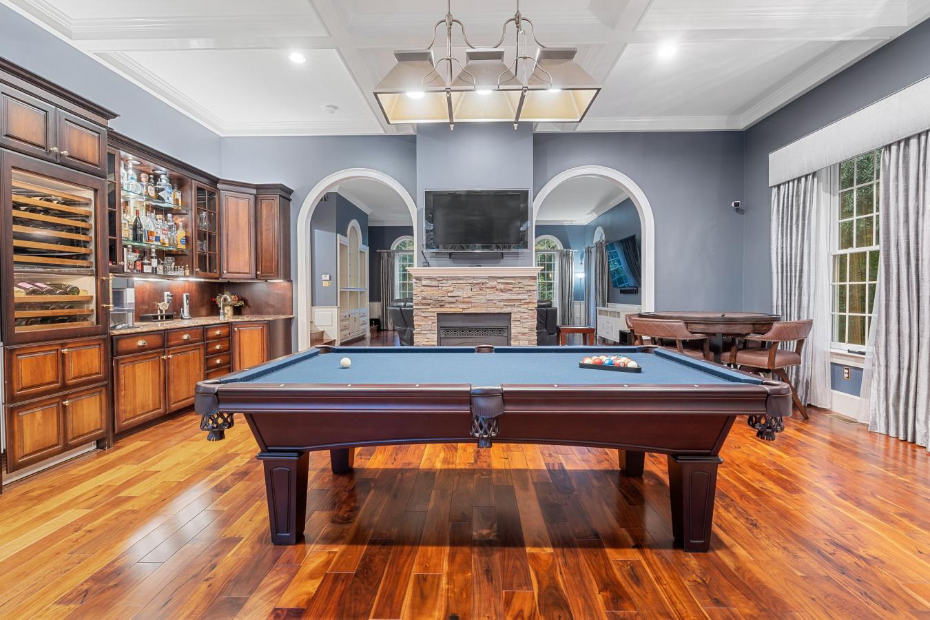 Chelmsford, Massachusetts, 01824, United States, 6 Bedrooms Bedrooms, ,4 BathroomsBathrooms,Residential,For Sale,1927603
