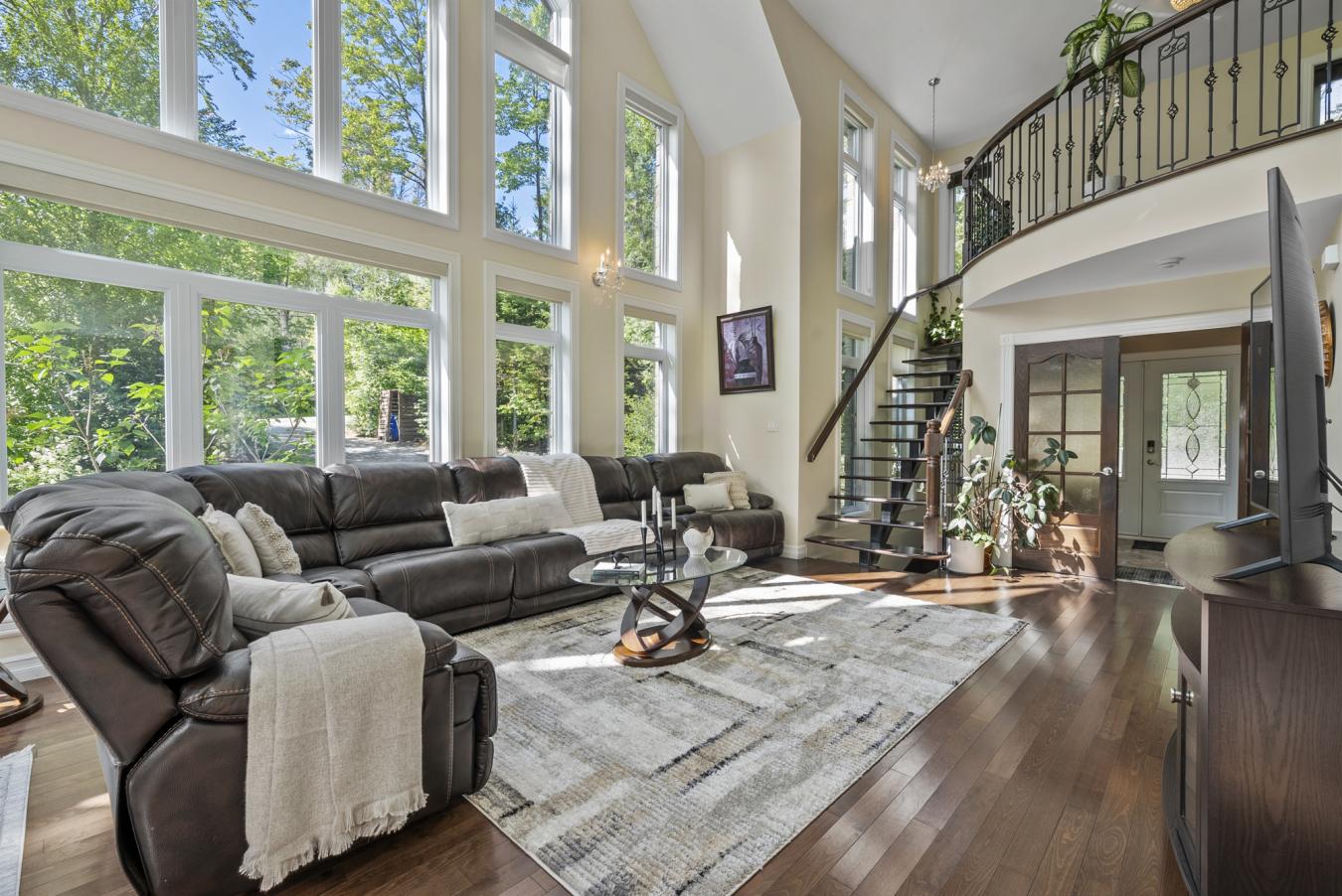 Austin, QC, J0B1B0, Canada, 4 Bedrooms Bedrooms, ,2 BathroomsBathrooms,Residential,For Sale,1927602