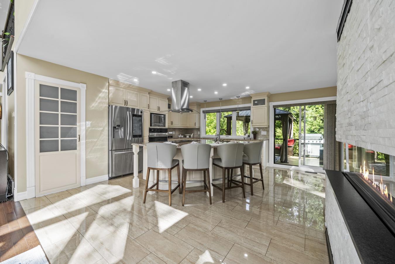 Austin, QC, J0B1B0, Canada, 4 Bedrooms Bedrooms, ,2 BathroomsBathrooms,Residential,For Sale,1927602