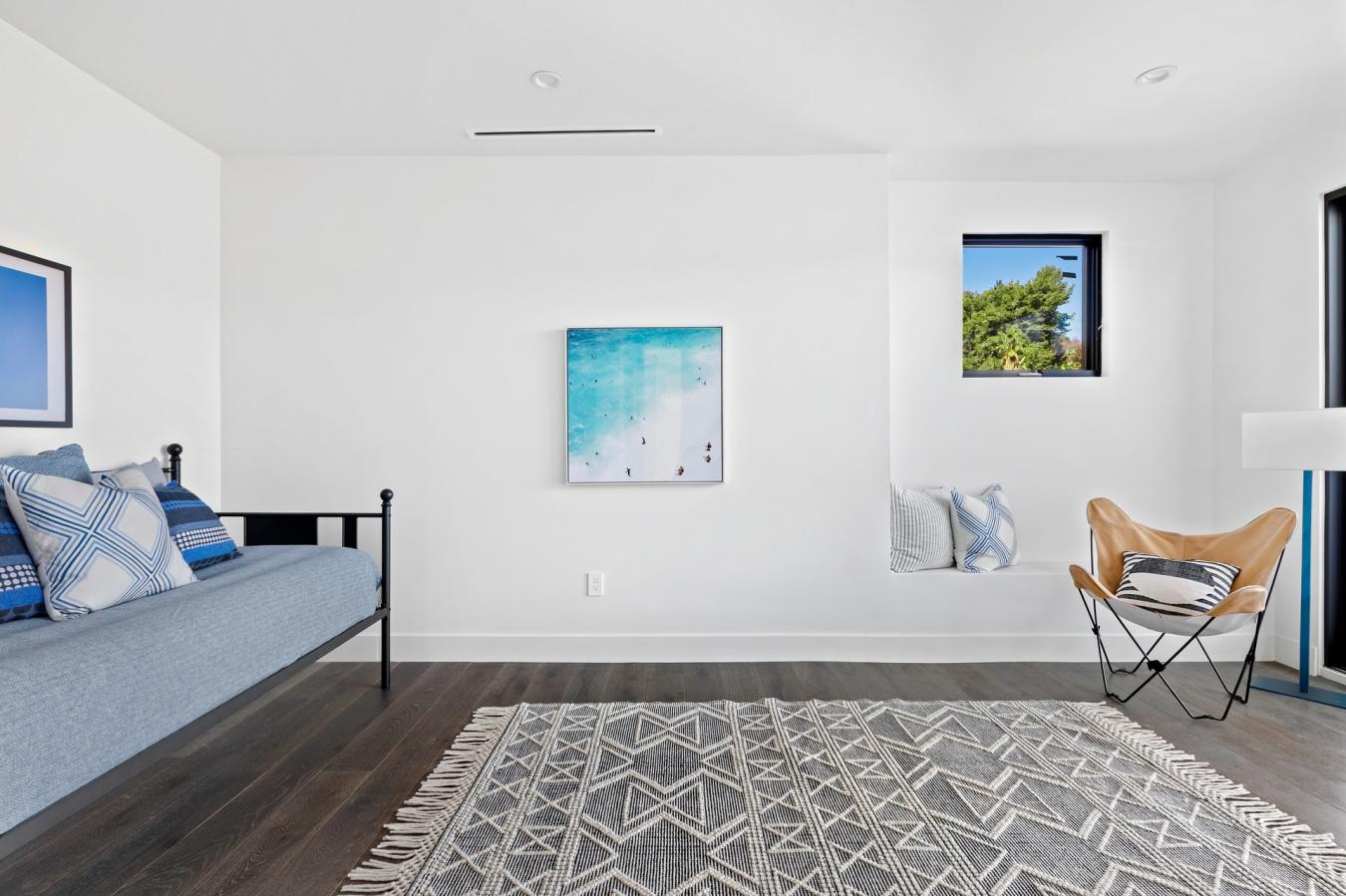 Los Angeles, California, 90068, United States, 4 Bedrooms Bedrooms, ,6 BathroomsBathrooms,Residential,For Sale,1926834