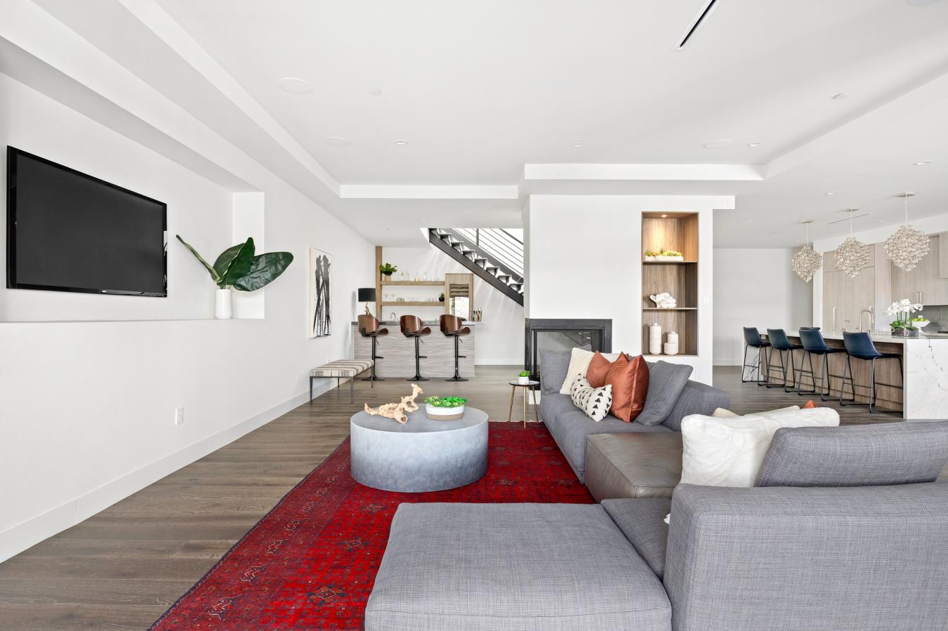 Los Angeles, California, 90068, United States, 4 Bedrooms Bedrooms, ,6 BathroomsBathrooms,Residential,For Sale,1926834