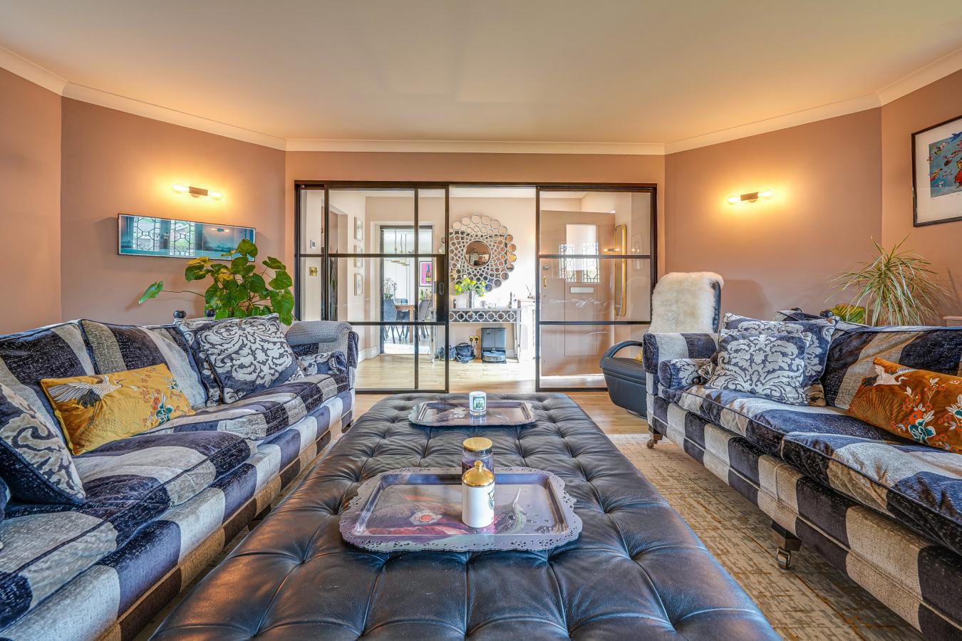 Tonbridge, Kent, TN11 8RT, United Kingdom, 4 Bedrooms Bedrooms, ,4 BathroomsBathrooms,Residential,For Sale,1927599