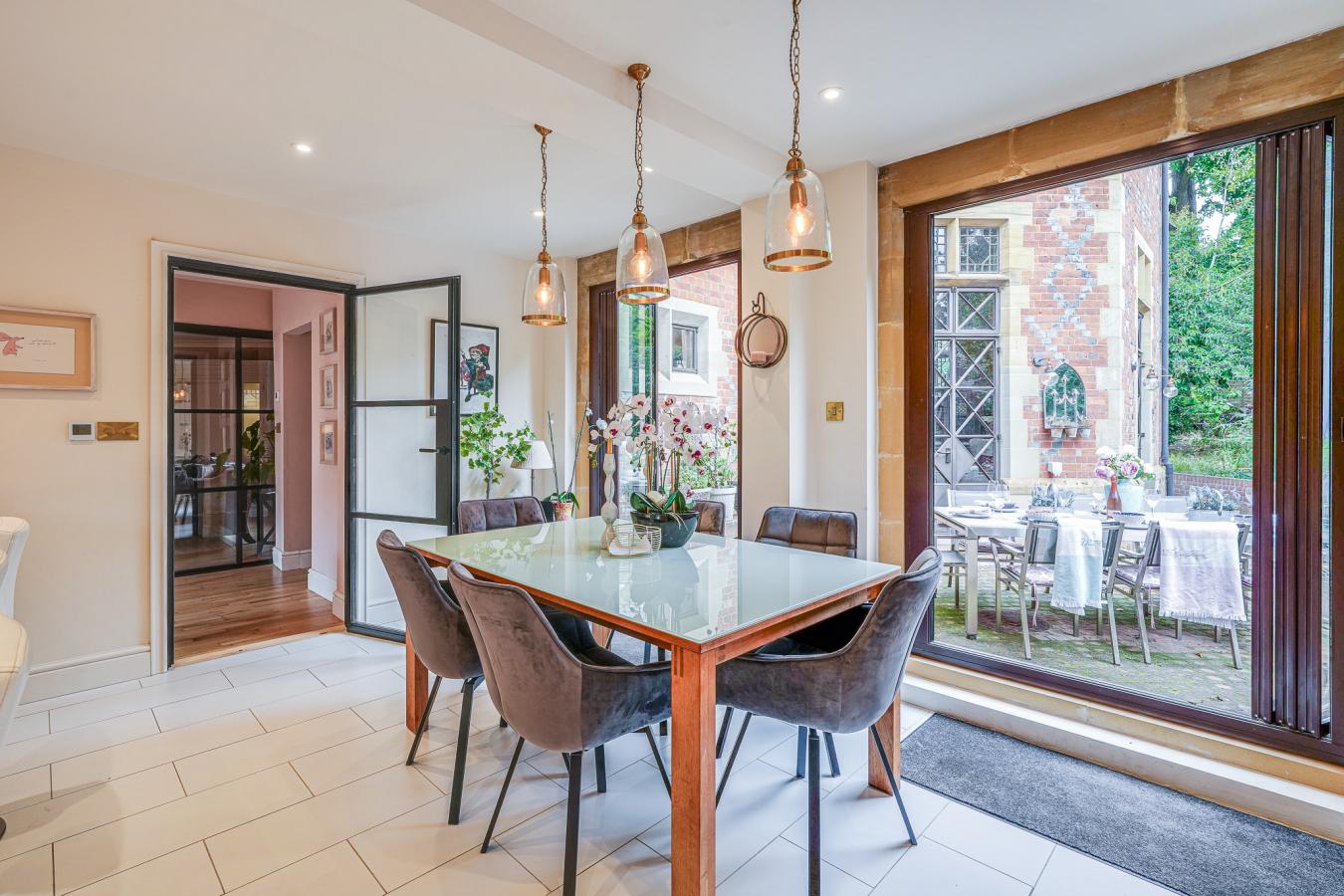 Tonbridge, Kent, TN11 8RT, United Kingdom, 4 Bedrooms Bedrooms, ,4 BathroomsBathrooms,Residential,For Sale,1927599