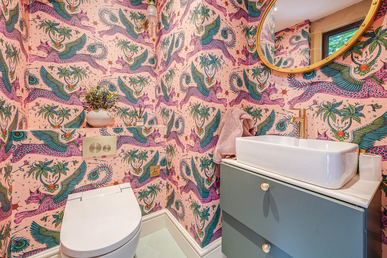 Tonbridge, Kent, TN11 8RT, United Kingdom, 4 Bedrooms Bedrooms, ,4 BathroomsBathrooms,Residential,For Sale,1927599