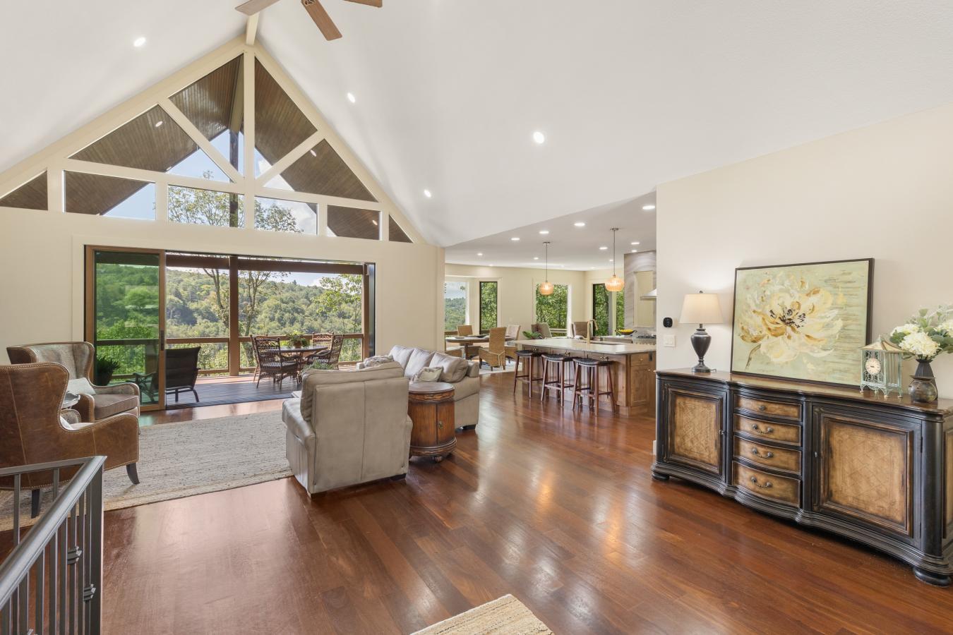 Highlands, Macon, 28741, United States, 3 Bedrooms Bedrooms, ,4 BathroomsBathrooms,Residential,For Sale,1927598