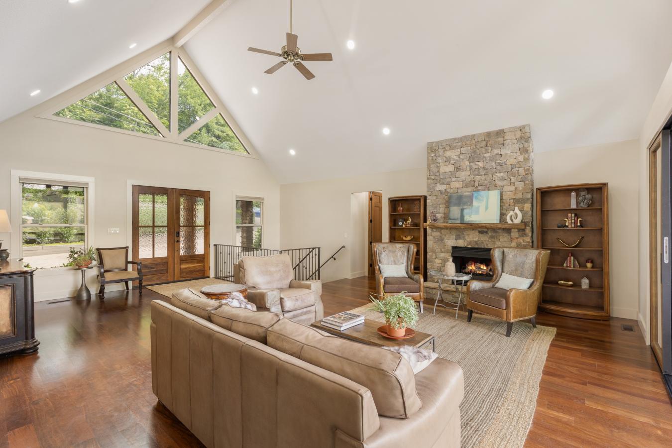 Highlands, Macon, 28741, United States, 3 Bedrooms Bedrooms, ,4 BathroomsBathrooms,Residential,For Sale,1927598