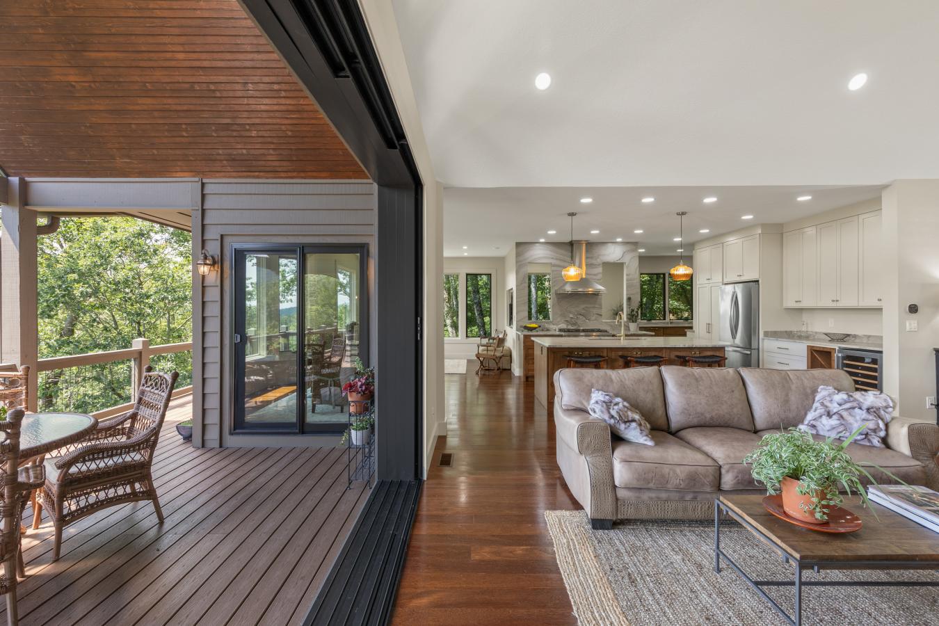 Highlands, Macon, 28741, United States, 3 Bedrooms Bedrooms, ,4 BathroomsBathrooms,Residential,For Sale,1927598