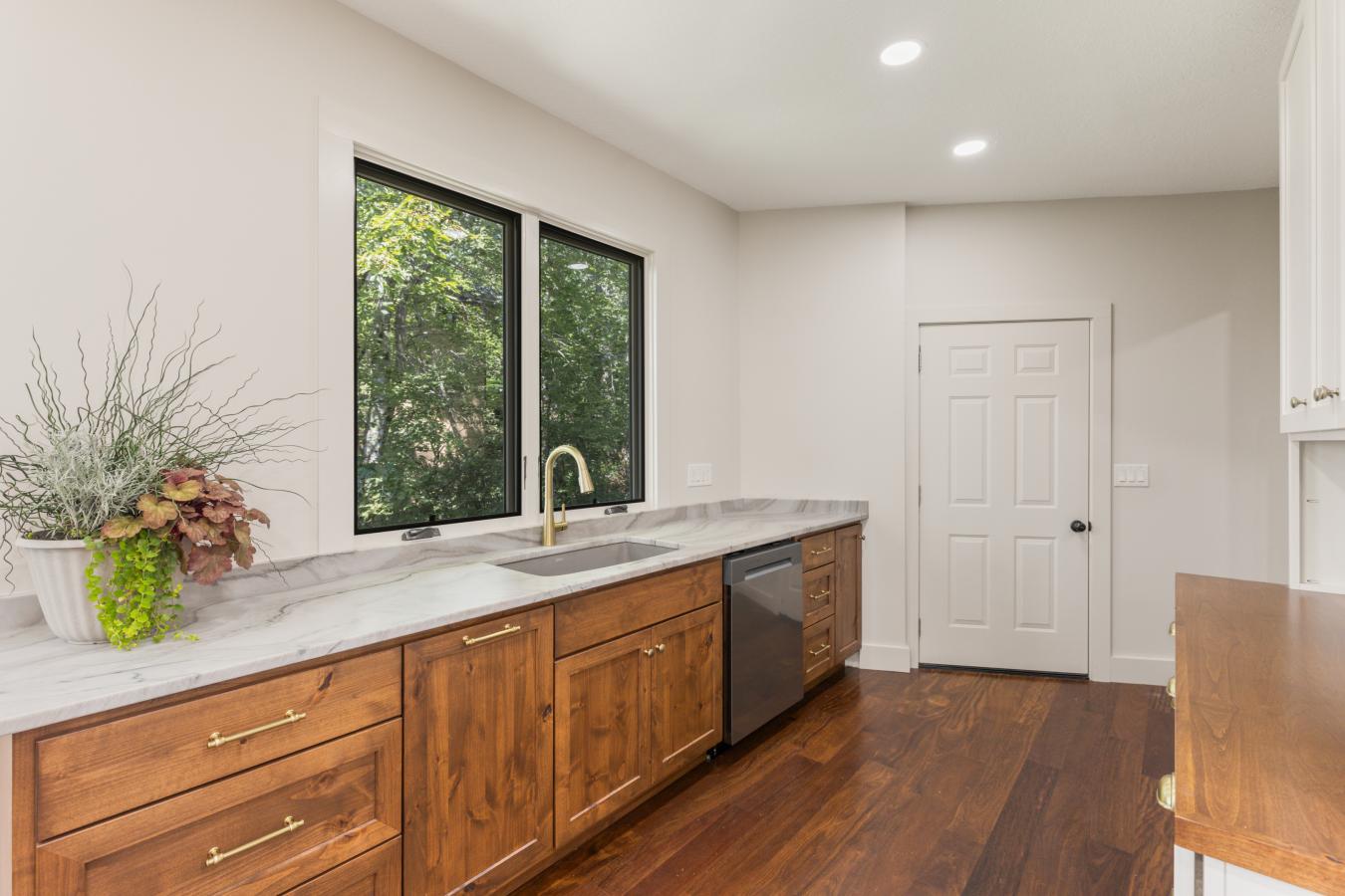 Highlands, Macon, 28741, United States, 3 Bedrooms Bedrooms, ,4 BathroomsBathrooms,Residential,For Sale,1927598