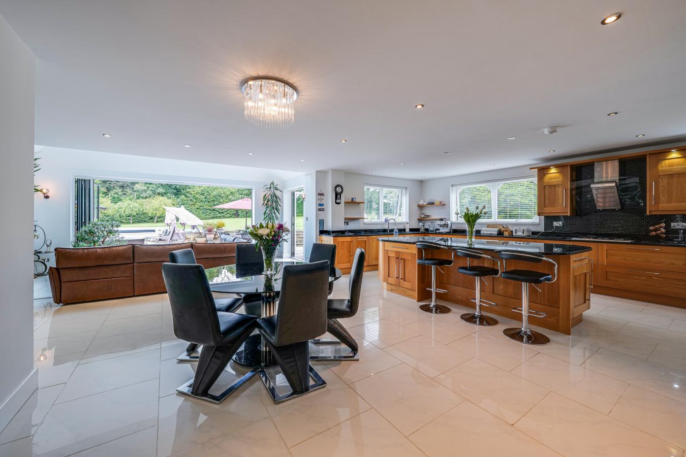 East Grinstead, West Sussex, RH19 4JU, United Kingdom, 6 Bedrooms Bedrooms, ,6 BathroomsBathrooms,Residential,For Sale,1929352