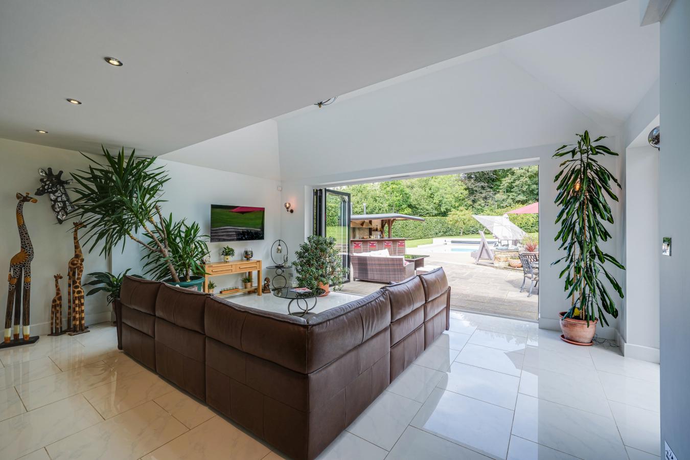 East Grinstead, West Sussex, RH19 4JU, United Kingdom, 6 Bedrooms Bedrooms, ,6 BathroomsBathrooms,Residential,For Sale,1929352