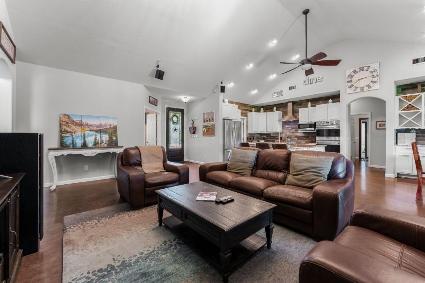 Leander, Williamson, 78641, United States, 5 Bedrooms Bedrooms, ,3 BathroomsBathrooms,Residential,For Sale,1929351