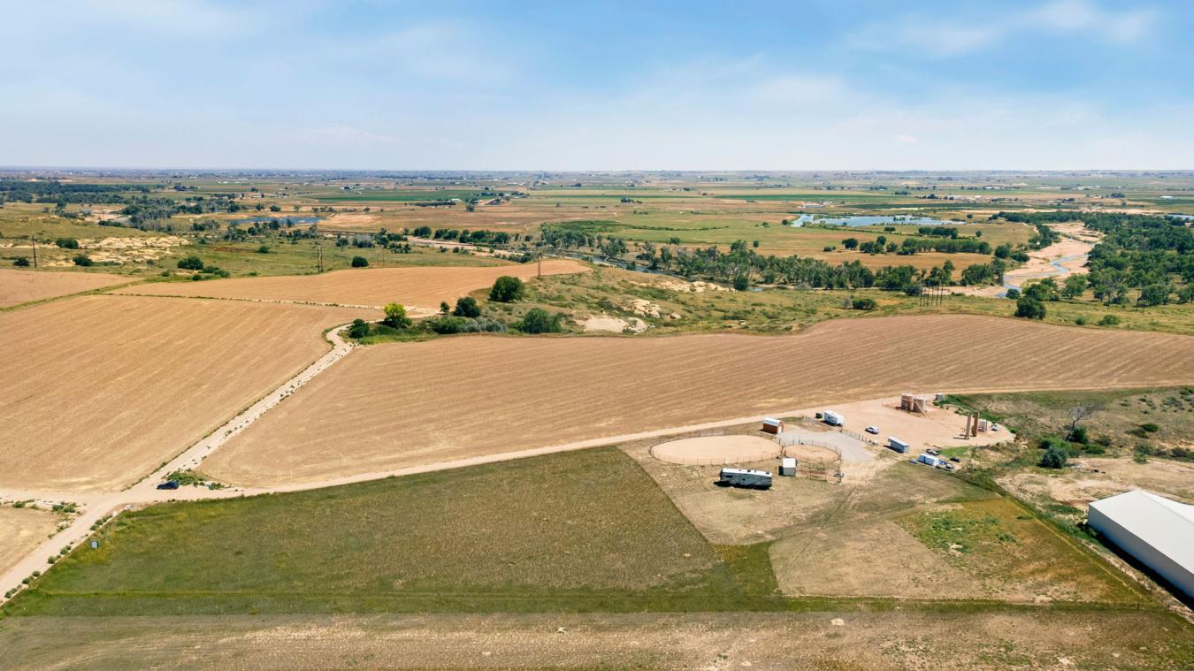 Country Living at Its Finest! This sprawling 19.71 Acres has two perfe – image 2
