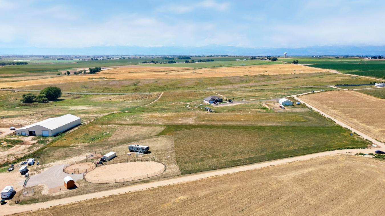 Country Living at Its Finest! This sprawling 19.71 Acres has two perfe – image 3