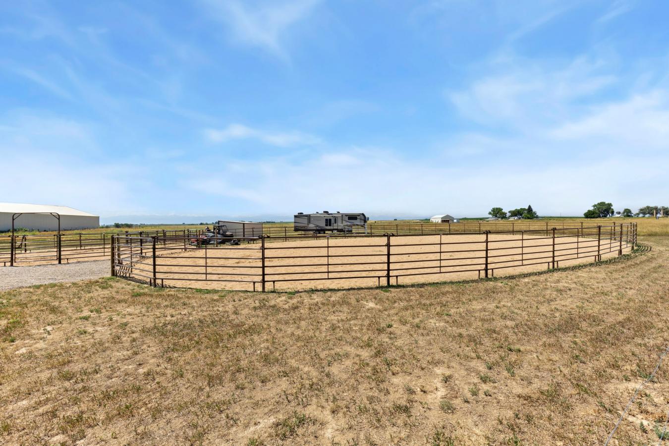 Country Living at Its Finest! This sprawling 19.71 Acres has two perfe – image 5