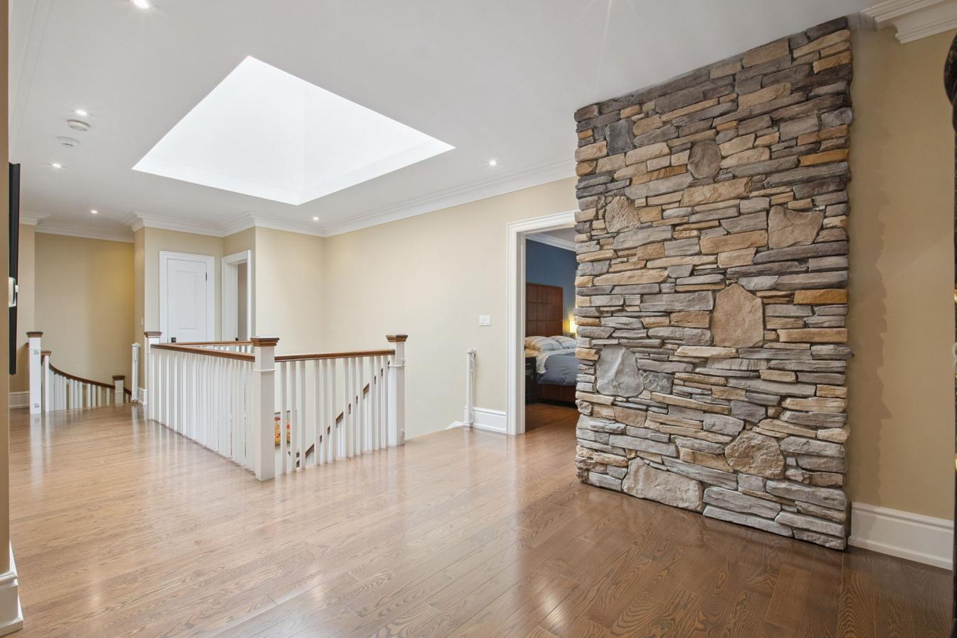 Vaughan, ON, L4J 8L1, Canada, 1 Bedroom Bedrooms, ,9 BathroomsBathrooms,Residential,For Sale,1927593