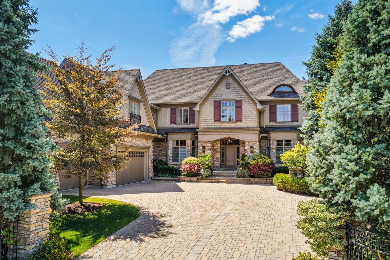 Vaughan, ON, L4J 8L1, Canada, 1 Bedroom Bedrooms, ,9 BathroomsBathrooms,Residential,For Sale,1927593