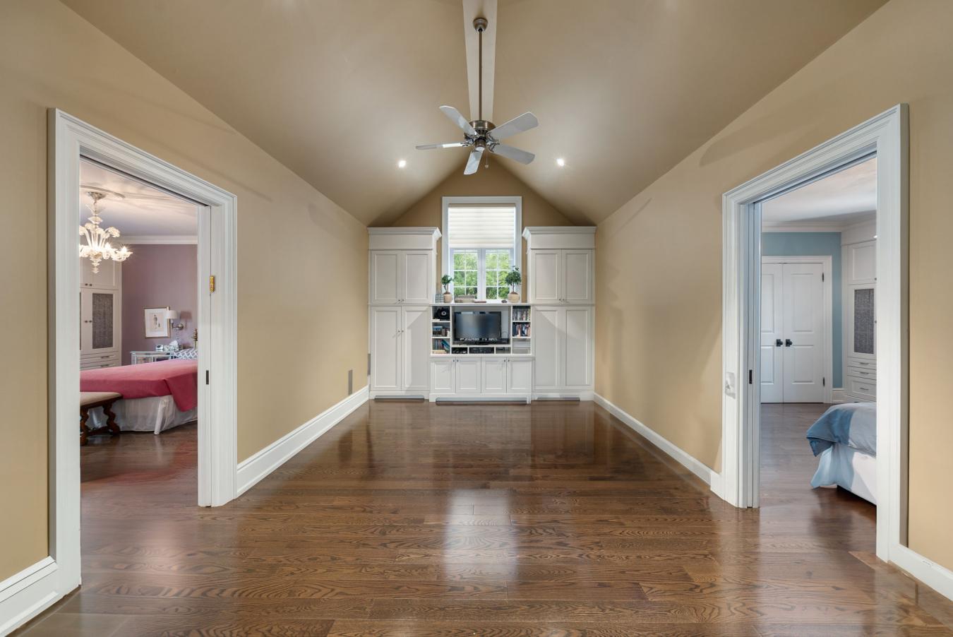 Vaughan, ON, L4J 8L1, Canada, 1 Bedroom Bedrooms, ,9 BathroomsBathrooms,Residential,For Sale,1927593