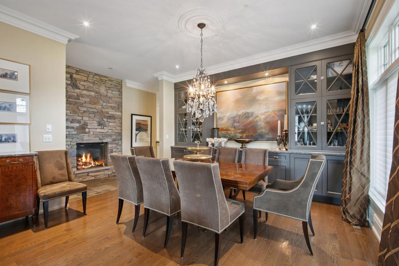 Vaughan, ON, L4J 8L1, Canada, 1 Bedroom Bedrooms, ,9 BathroomsBathrooms,Residential,For Sale,1927593