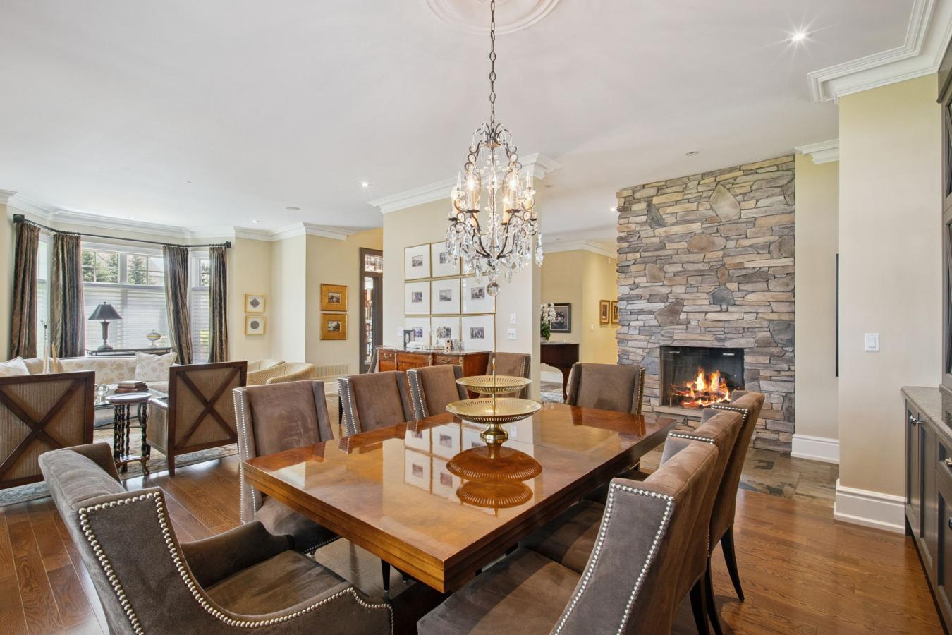 Vaughan, ON, L4J 8L1, Canada, 1 Bedroom Bedrooms, ,9 BathroomsBathrooms,Residential,For Sale,1927593