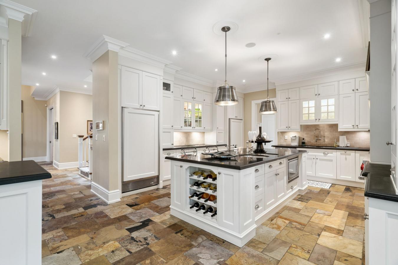 Vaughan, ON, L4J 8L1, Canada, 1 Bedroom Bedrooms, ,9 BathroomsBathrooms,Residential,For Sale,1927593