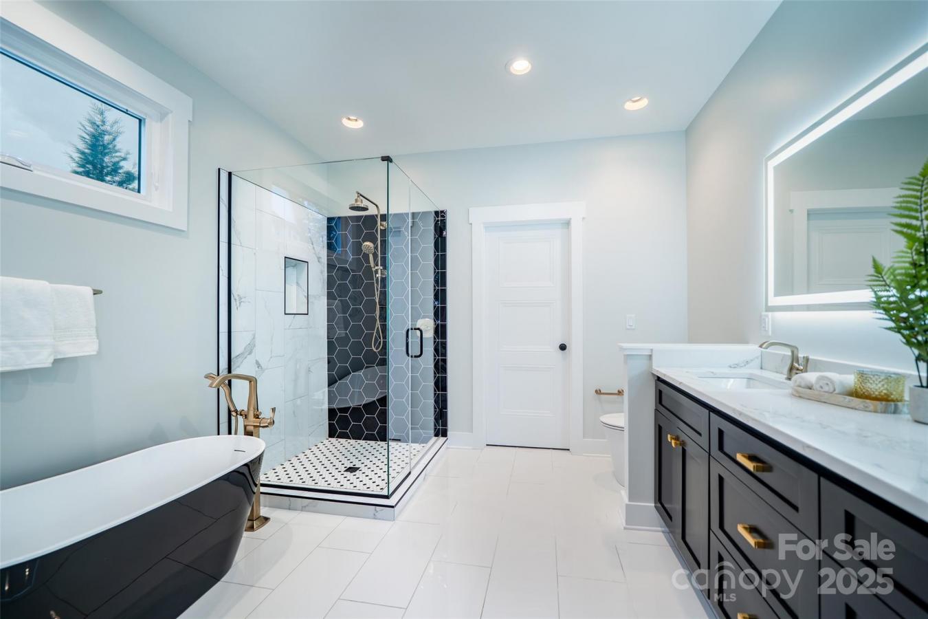 Arden, Buncombe, 28704, United States, 3 Bedrooms Bedrooms, ,2 BathroomsBathrooms,Residential,For Sale,1929345